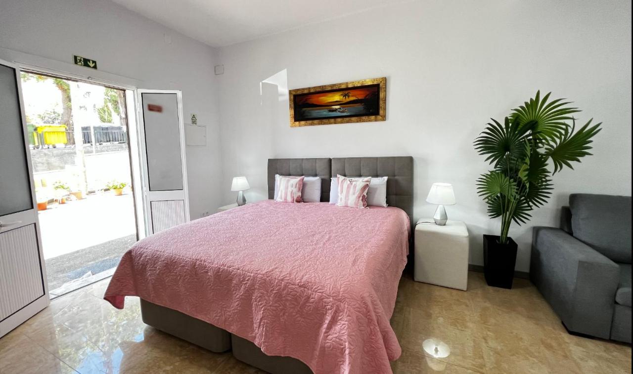 קניסל Studio Home Away From Home מראה חיצוני תמונה